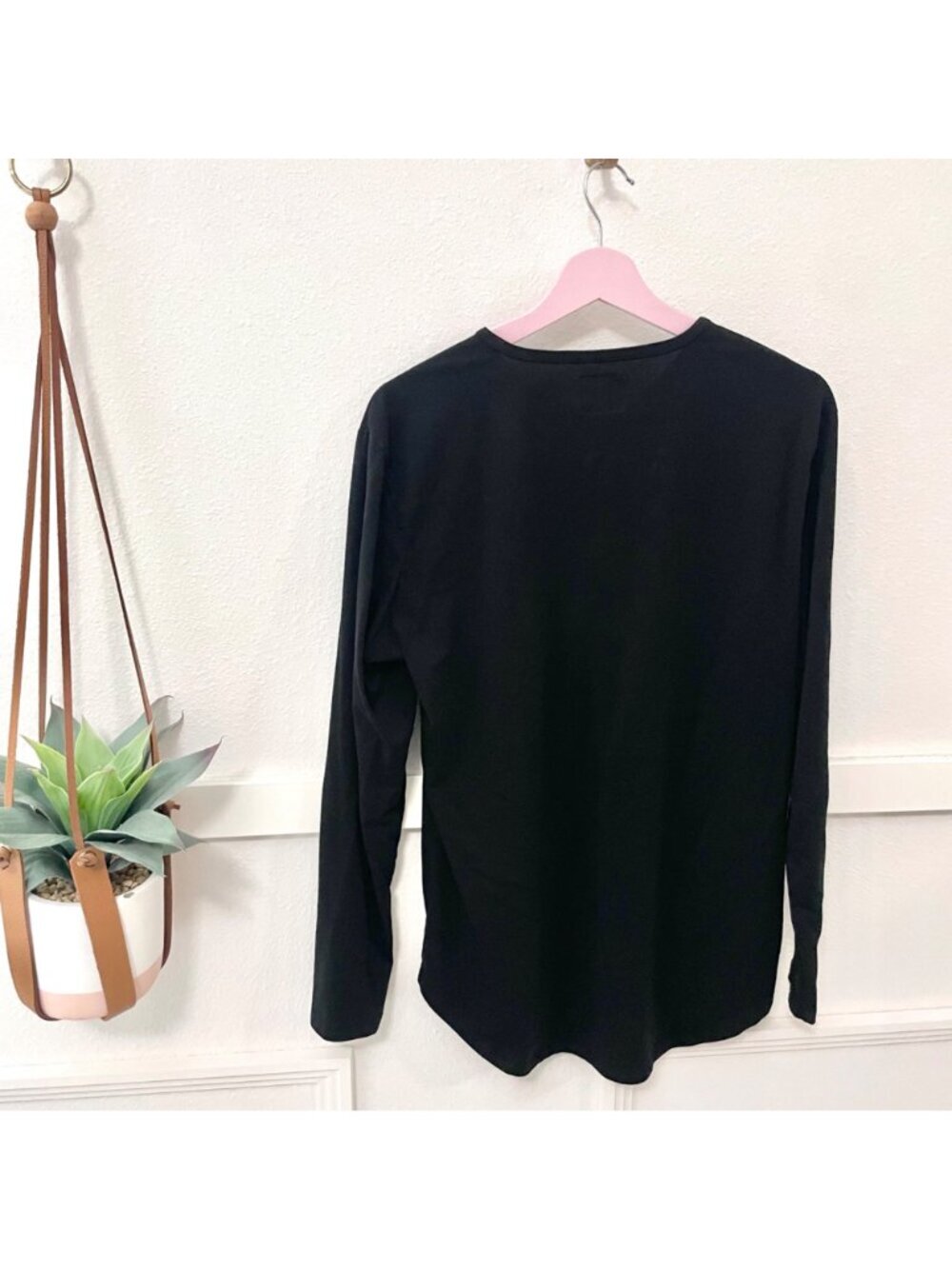 Cuts Elongated Premium AO Henley Black Long Sleeve Shirt L Classic Curve Hem - Picture 6 of 6
